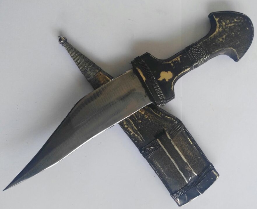 Vintage Arab Emirates Dubai Dagger Jambiya Khanjar Bedwan Engraved Islamic Knife