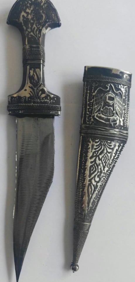 Vintage Arab Emirates Dubai Dagger Jambiya Khanjar Bedwan Engraved Islamic Knife