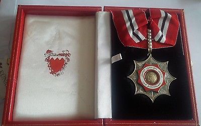 ORDER OF BAHRAIN NECK BADGE MEDAL NICHAN with 6 PEARLS SHEIKH ISA BIN SALMAN