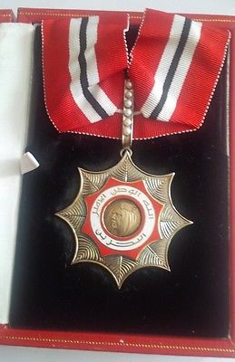 ORDER OF BAHRAIN NECK BADGE MEDAL NICHAN with 6 PEARLS SHEIKH ISA BIN SALMAN