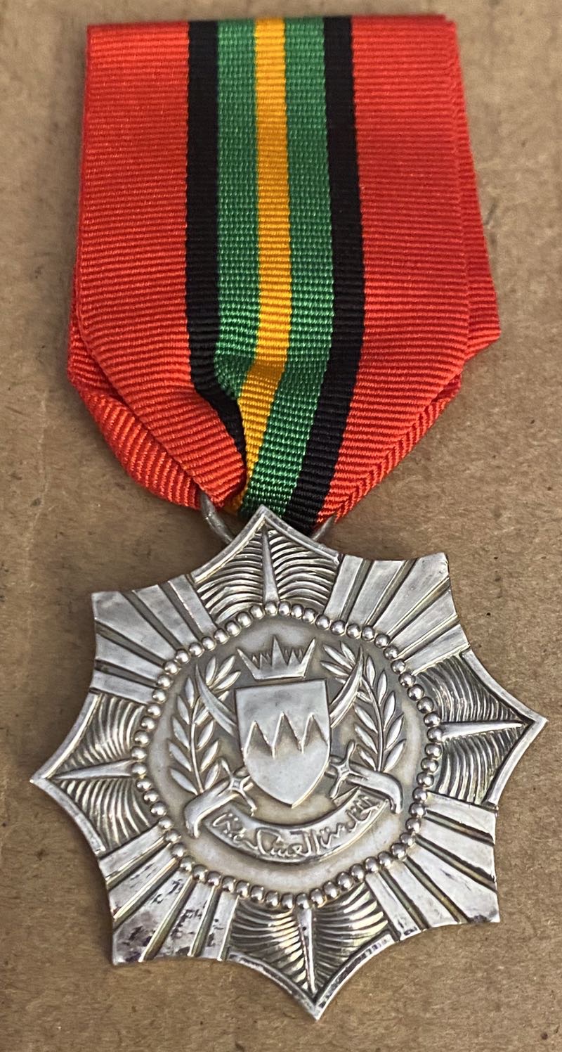 1976 Kingdom of Bahrain Order of Military Service Chest Badge Medal