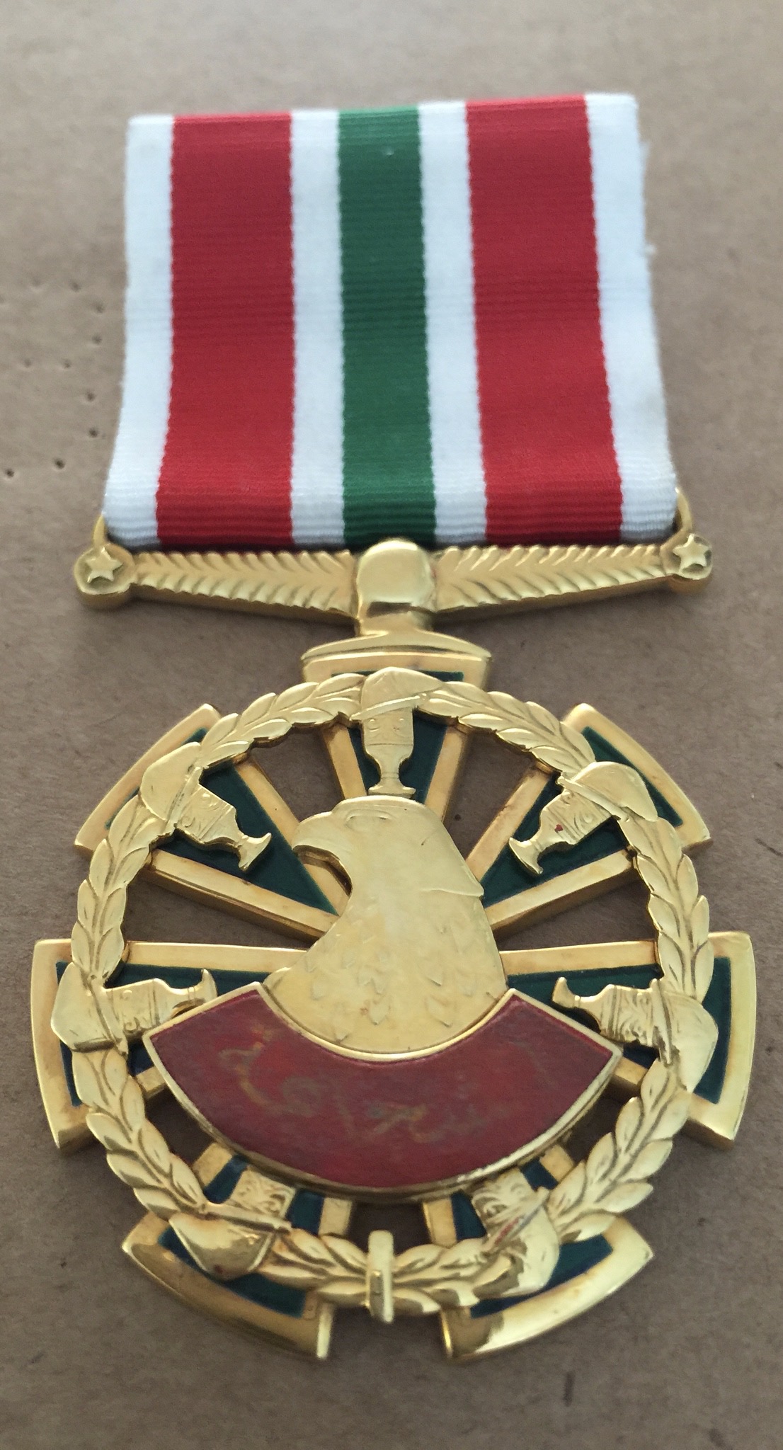 United Arab Emirates UAE Order of Bravery MEDAL FOR GALLANTRY AND DISTINGUISHED CONDUCT UNION DEFENCE FORCE الامارات العربية المتحدة وسام الشجاعة