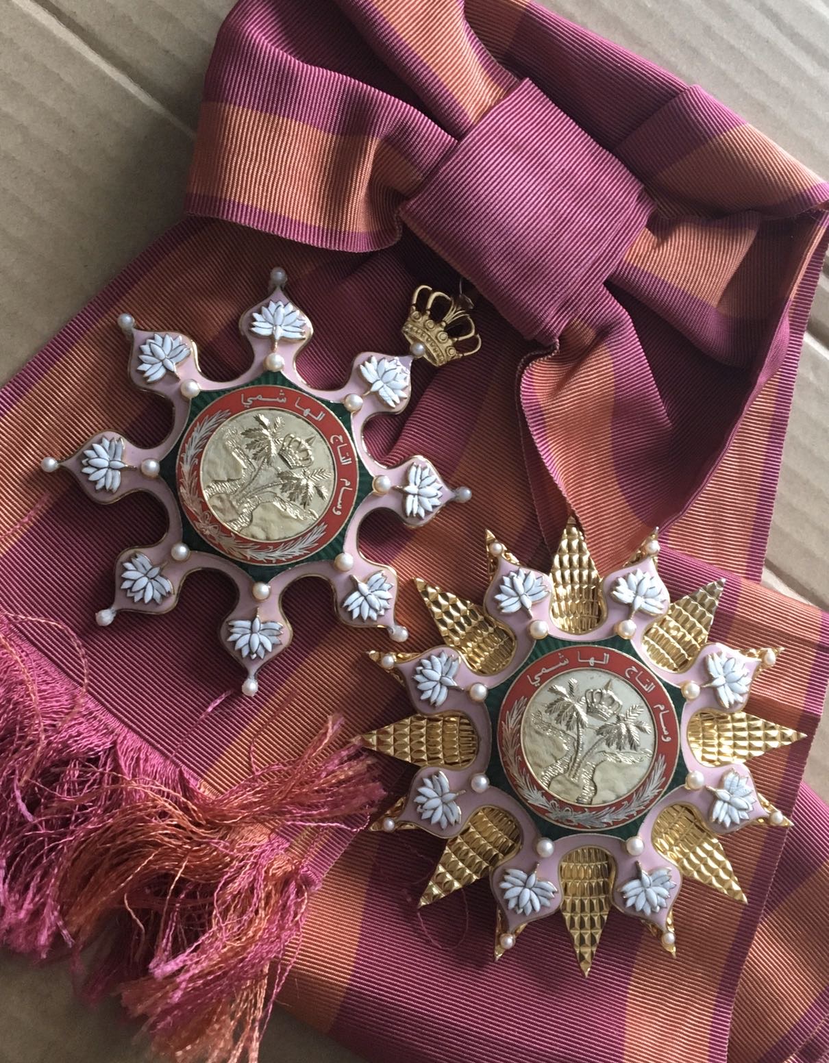 IRAQ MONARCHY IN EXILE ORDER OF THE HASHEMITE CROWN, GRAND CROSS SET MEDAL BADGE وسام التاج الملكي الهاشمي الملكية العراقية بالمنفى