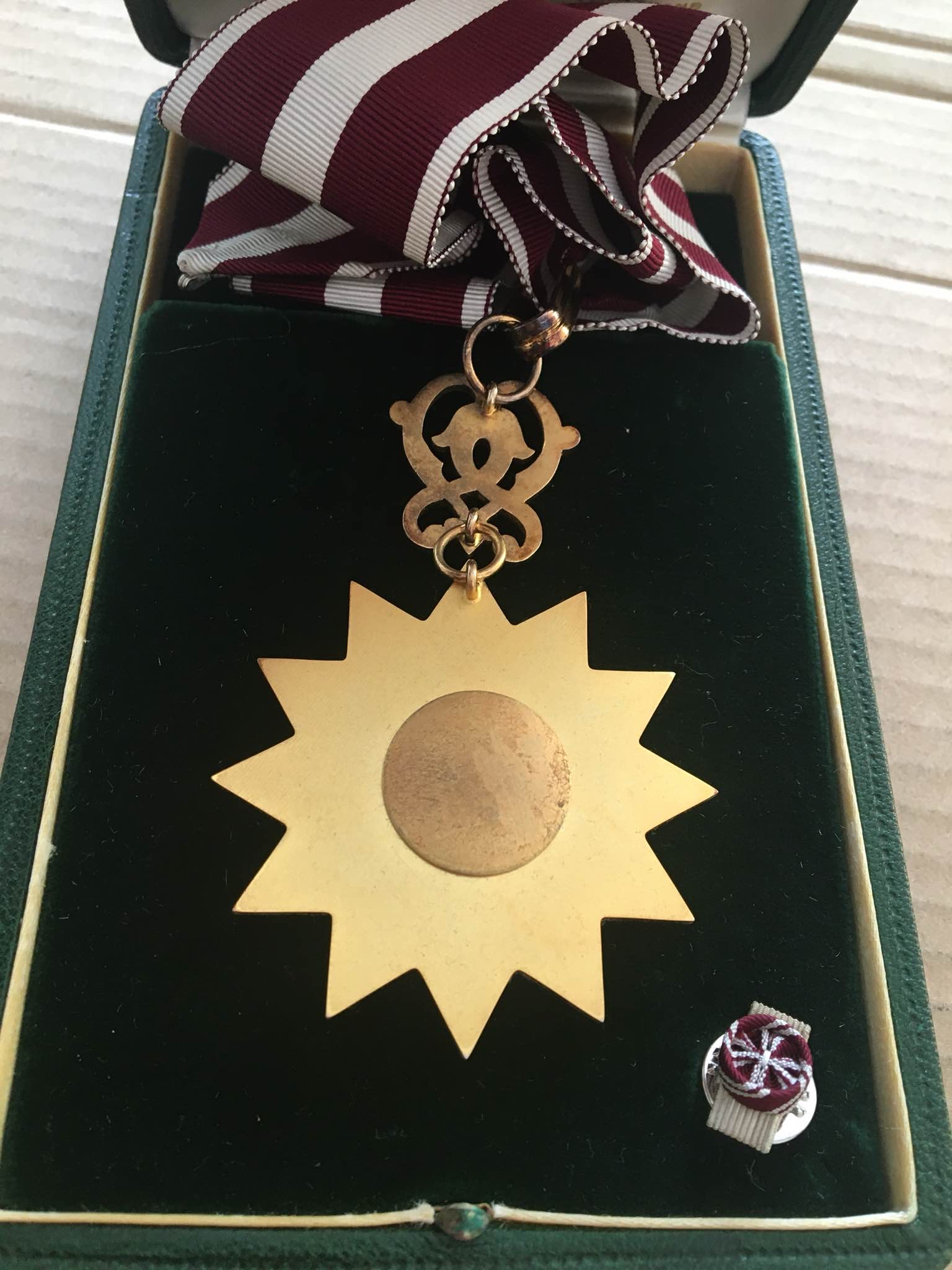 QATAR ORDER OF MERIT 3RD CLASS NECK BADGE MEDAL NICHAN BY ARTHUS BERTRAND PARIS وسام الاستحقاق العسكري القطري