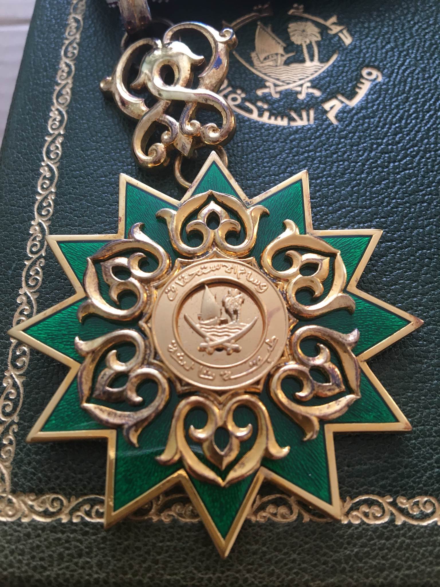 QATAR ORDER OF MERIT 3RD CLASS NECK BADGE MEDAL NICHAN BY ARTHUS BERTRAND PARIS وسام الاستحقاق العسكري القطري