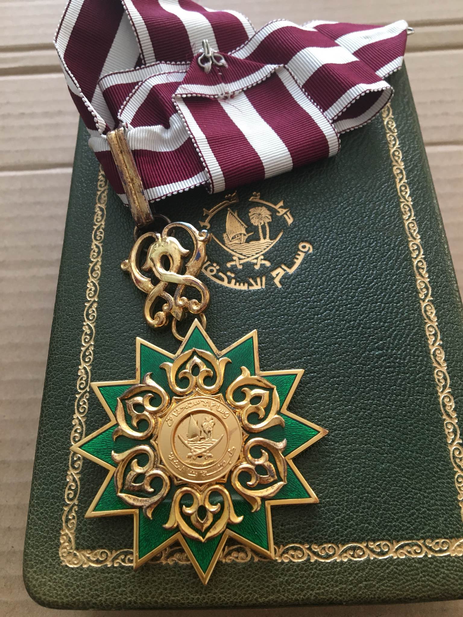 QATAR ORDER OF MERIT 3RD CLASS NECK BADGE MEDAL NICHAN BY ARTHUS BERTRAND PARIS وسام الاستحقاق العسكري القطري