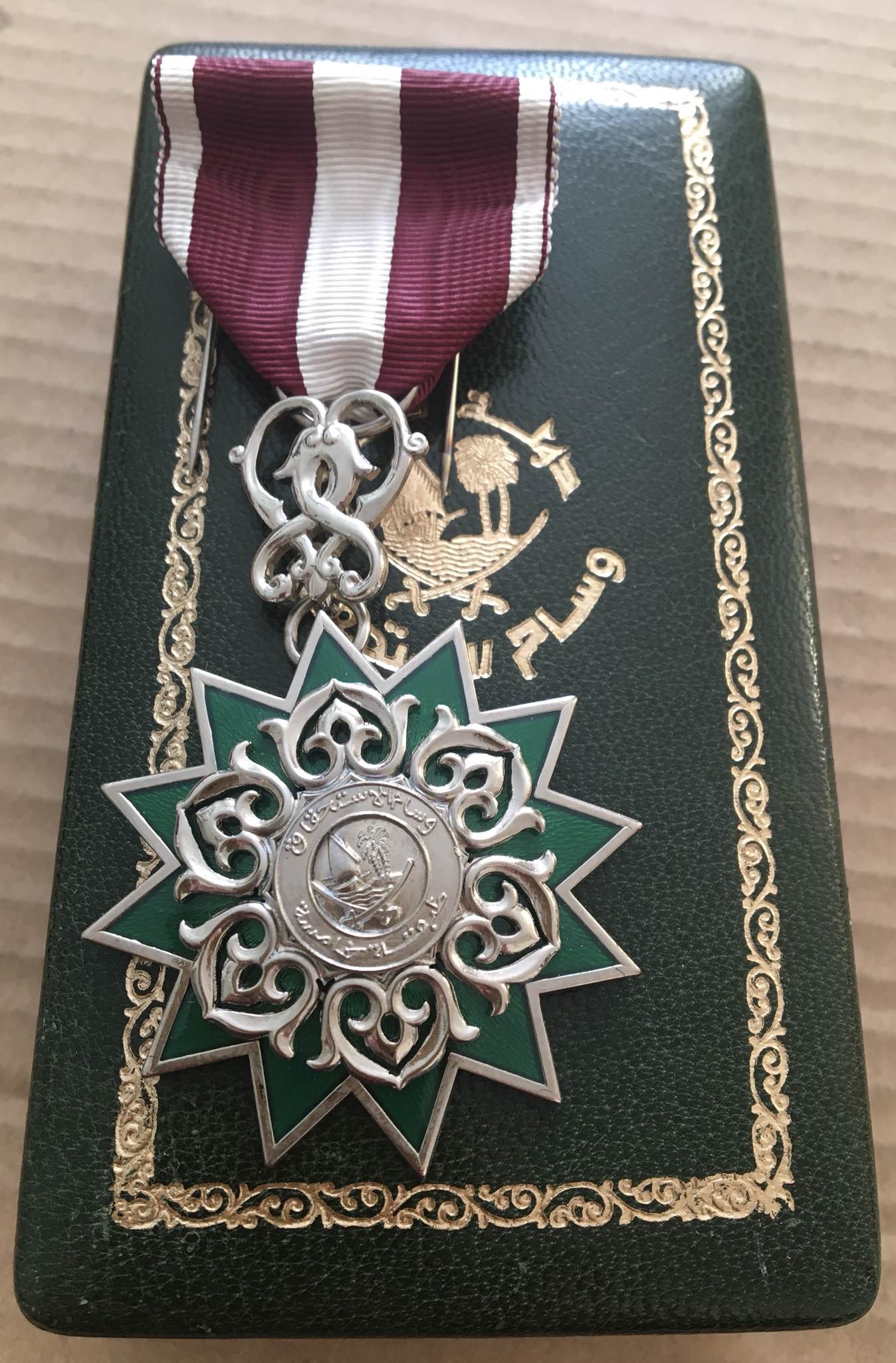 QATAR ORDER OF MERIT 5 CLASS BREAST BADGE MEDAL BY ARTHUS BERTRAND PARIS IN CASE وسام الاستحقاق العسكري القطري